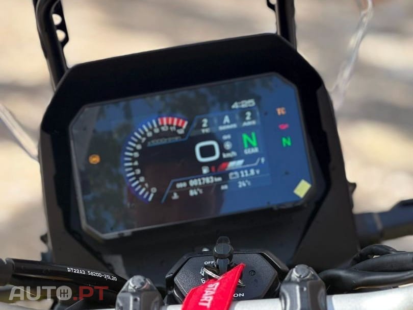 Suzuki V V-storm 800 DE