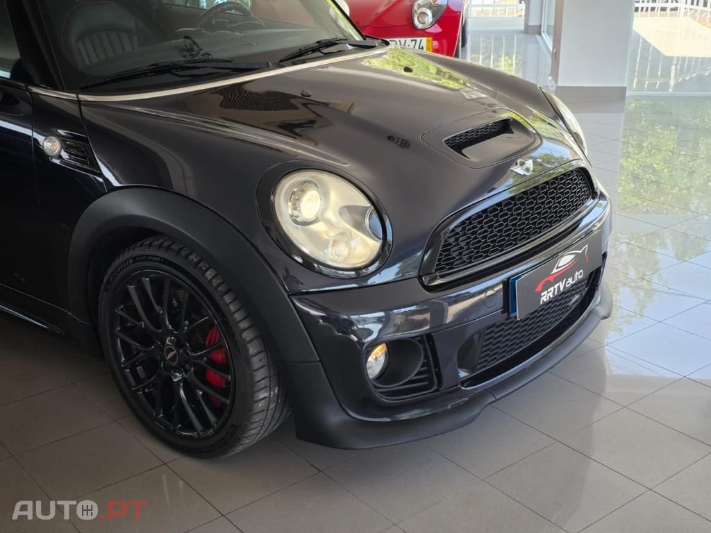 MINI Cooper John Cooper Works