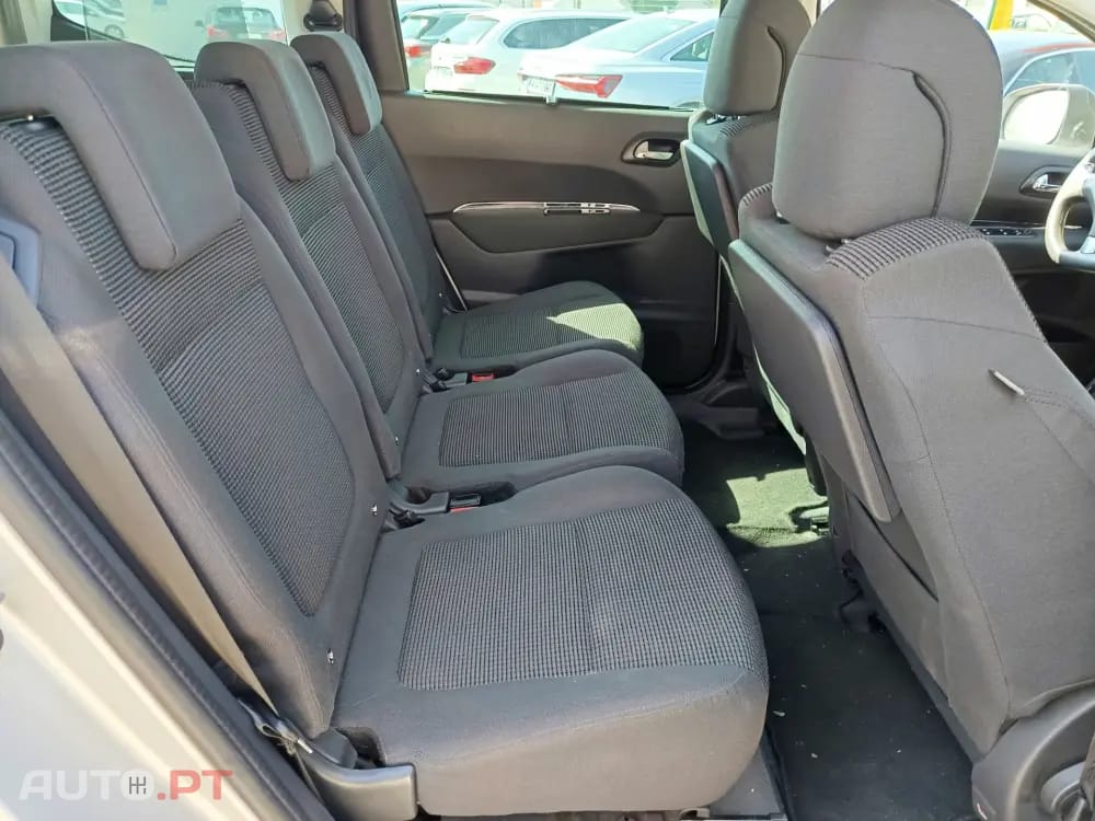 Peugeot 5008 1.6 HDi 7L Allure