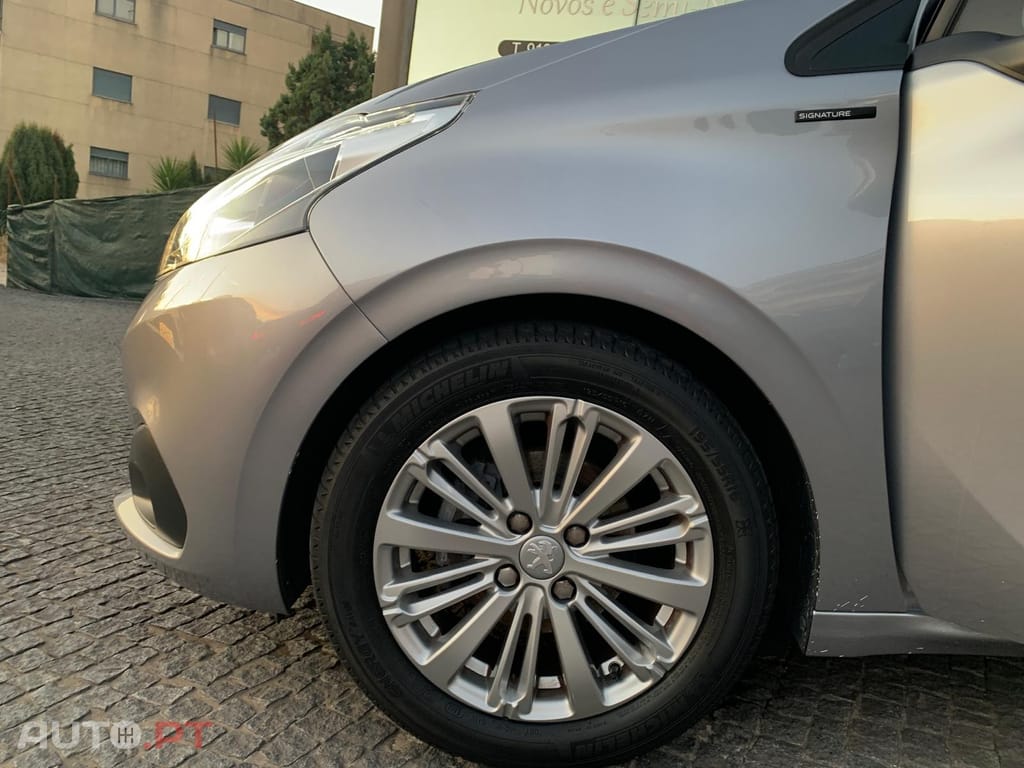 Peugeot 208 1.5 BlueHDi Signature