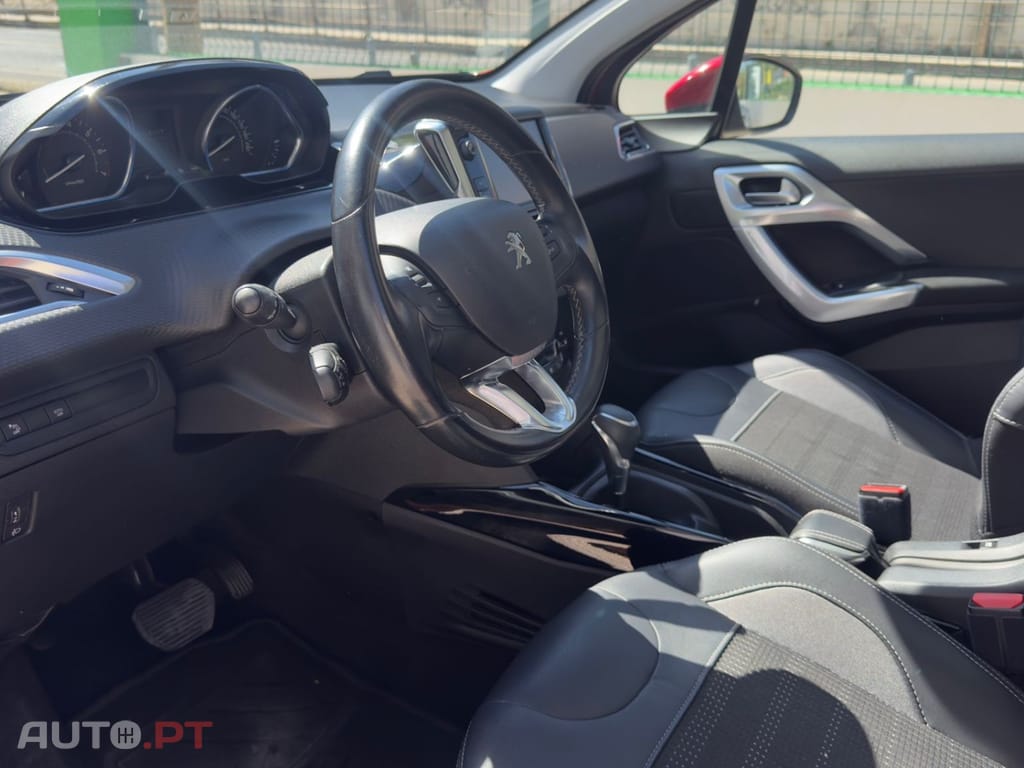 Peugeot 2008 1.2 PureTech Allure EAT6