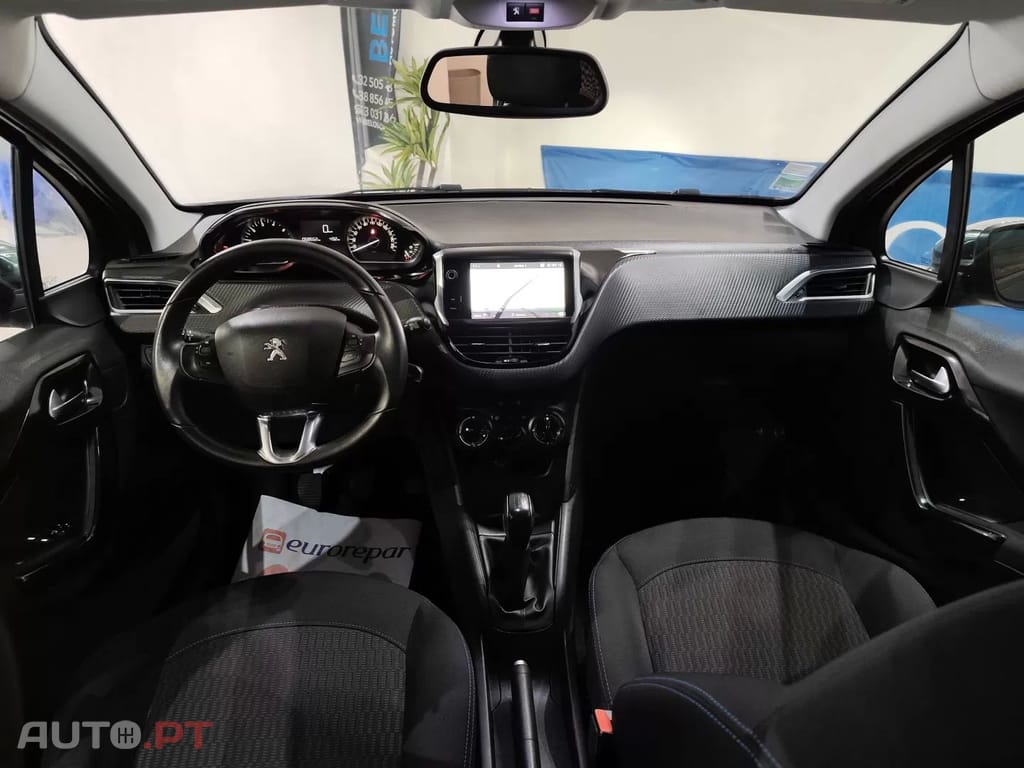 Peugeot 208 1.2 PureTech Signature