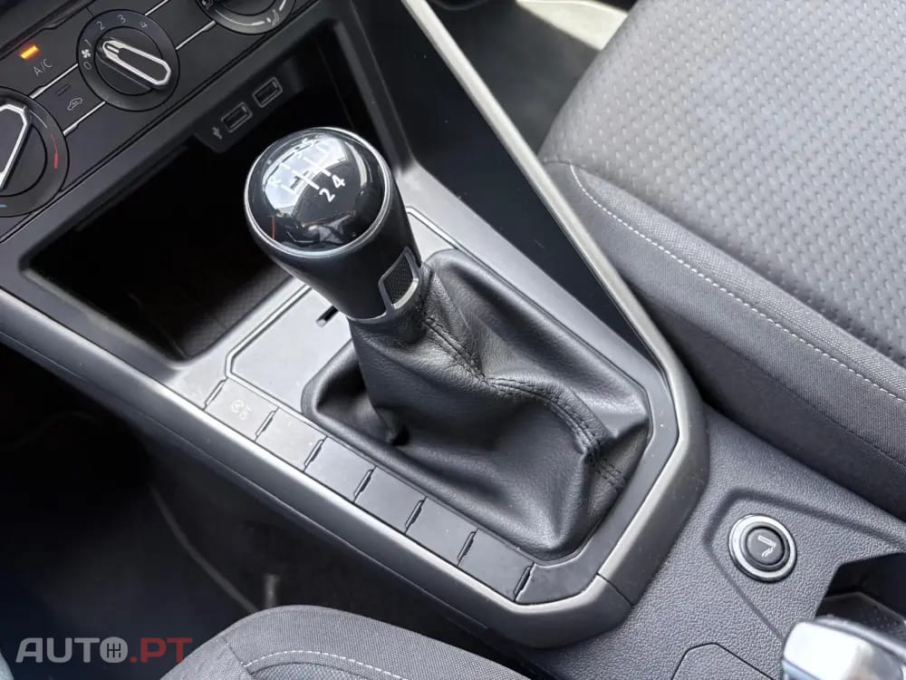 Volkswagen Polo 1.0 Confortline