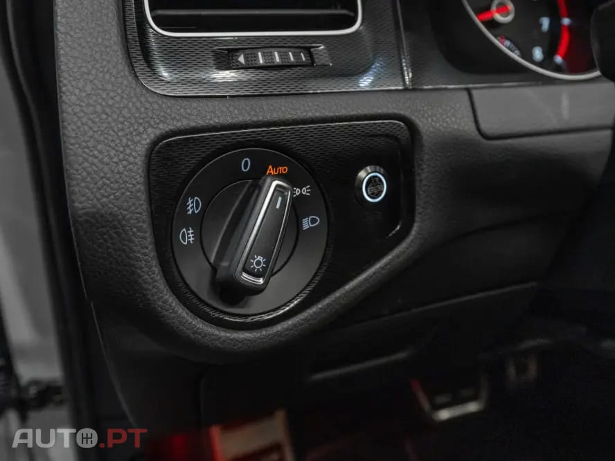 Volkswagen Golf GTI Performance BlueMotion DSG