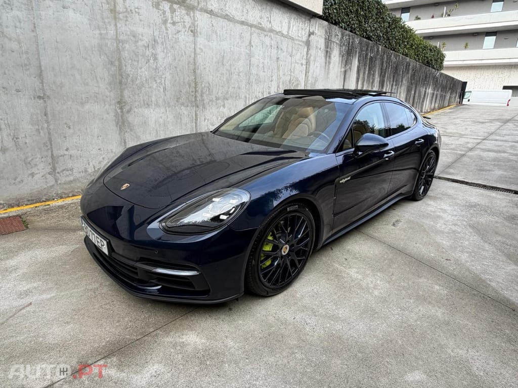 Porsche Panamera 4 E-Hybrid Platinum Edition