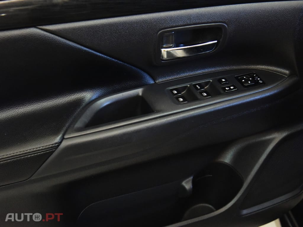 Mitsubishi Outlander 2.2 DI-D Intense