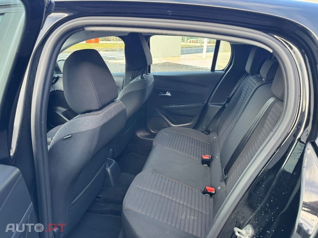 Peugeot 208 1.2 PureTech SE Style