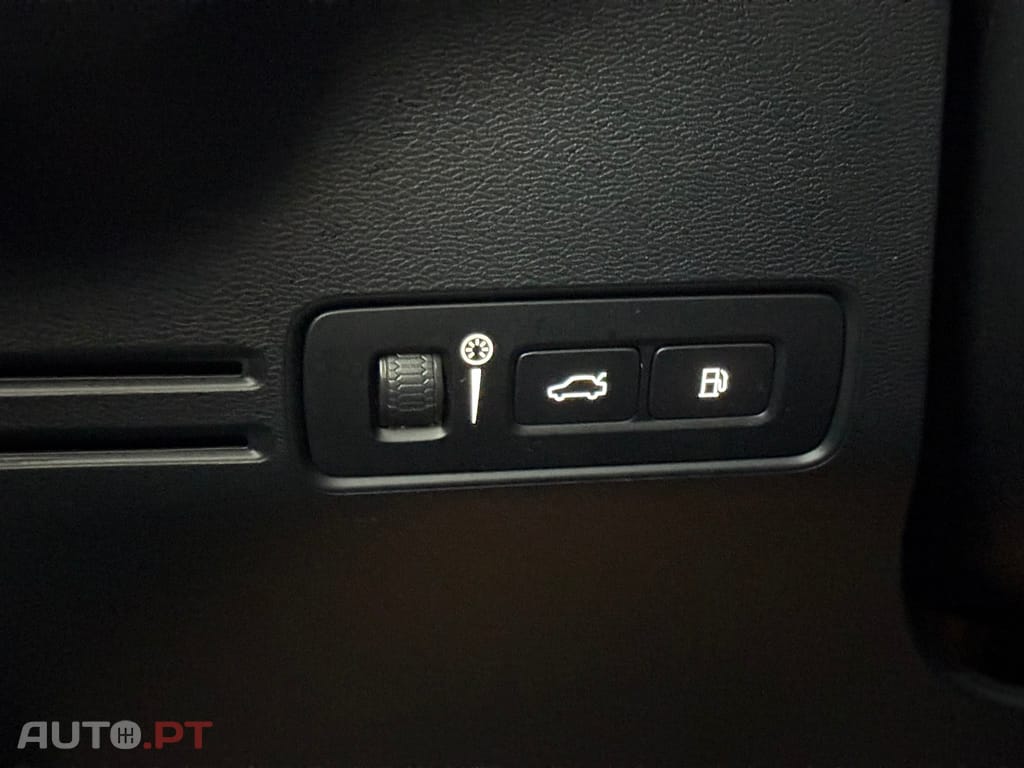 Volvo XC40 1.5 T4 PHEV Plus Dark