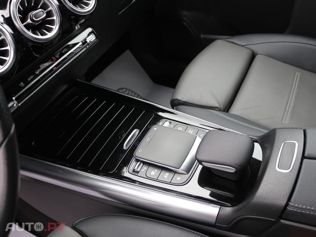 Mercedes-Benz GLA 200 D  AMG PACK NIGHT