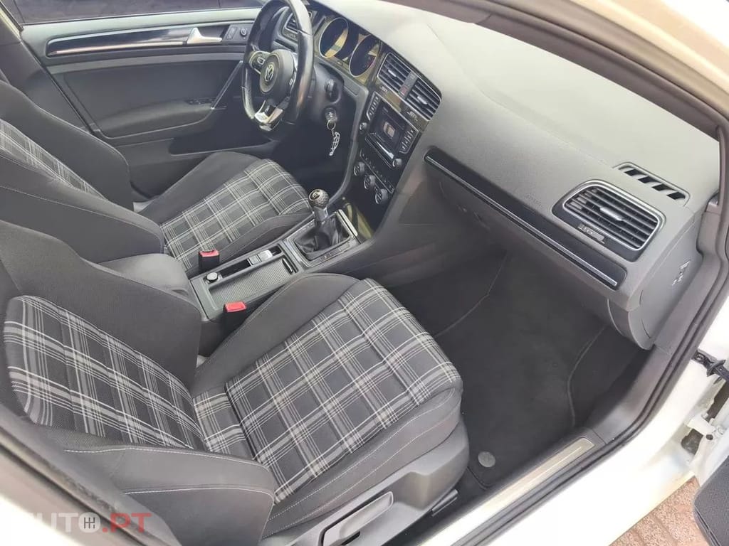 Volkswagen Golf 2.0 TDi GTD