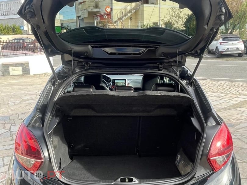 Peugeot 208 1.6 THP GTi