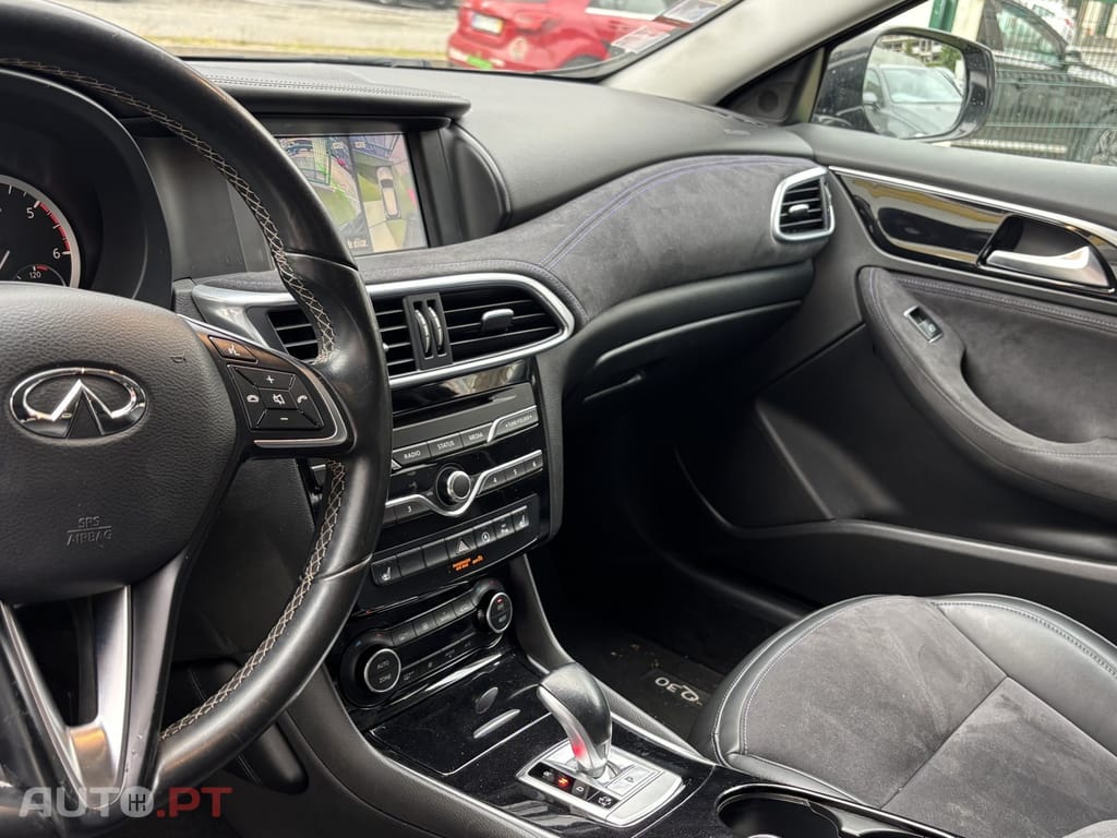 Infiniti Q30 1.5d DCT Premium City Black
