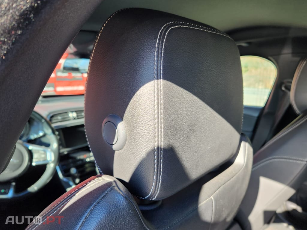 Jaguar XE 2.0 D R-Sport