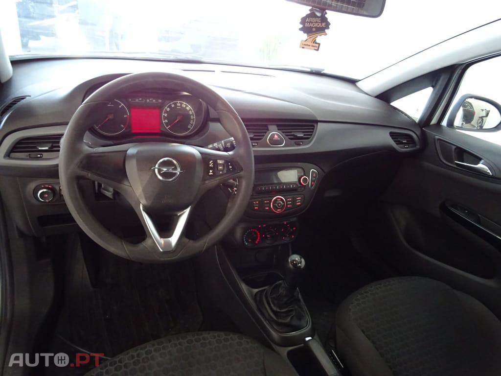 Opel Corsa Outro