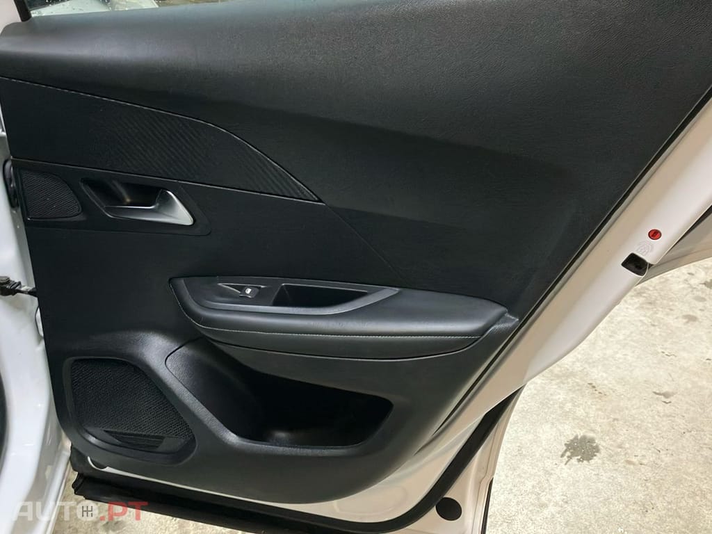 Peugeot 2008 BlueHDi 110 Allure Pack