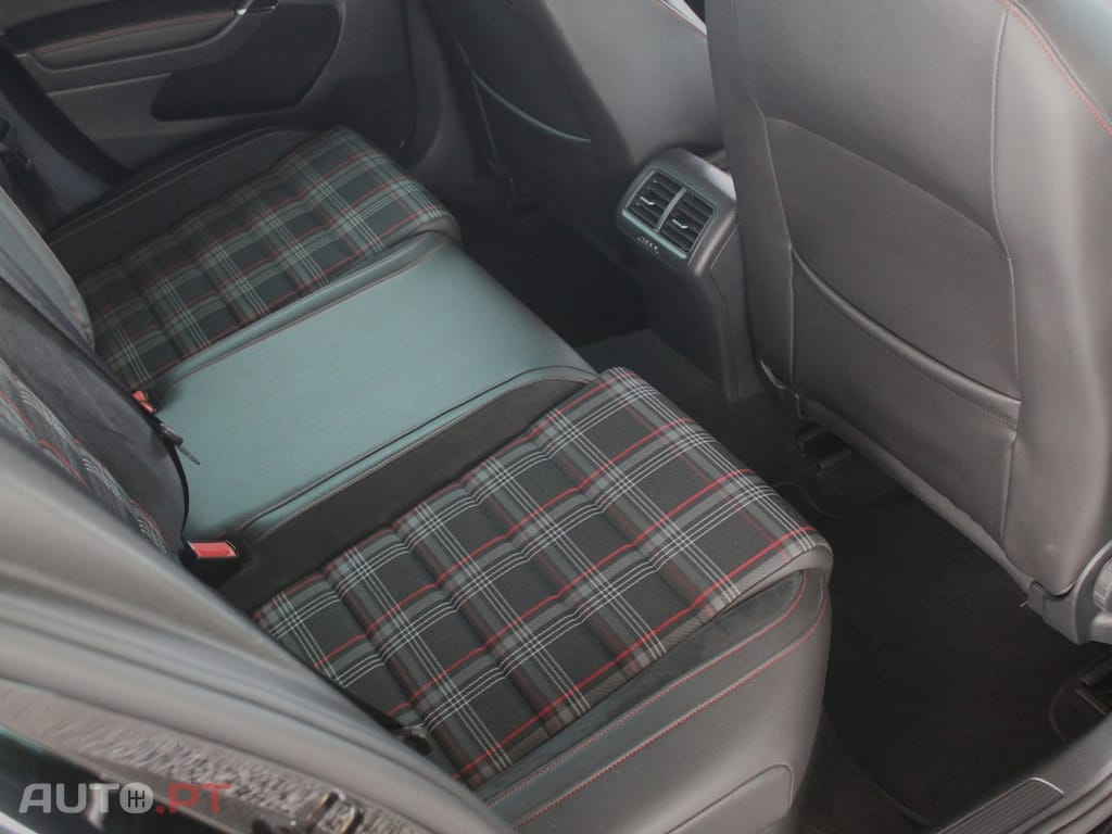 Volkswagen Golf 2.0 TSi GTi DSG Performance