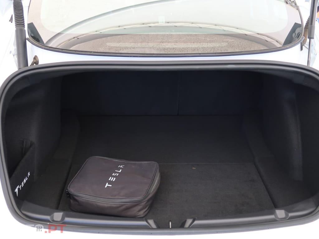 Tesla Model 3 Standard Range Plus RWD