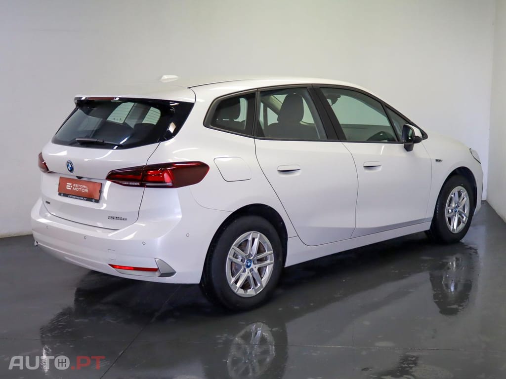 BMW 225 xe Auto