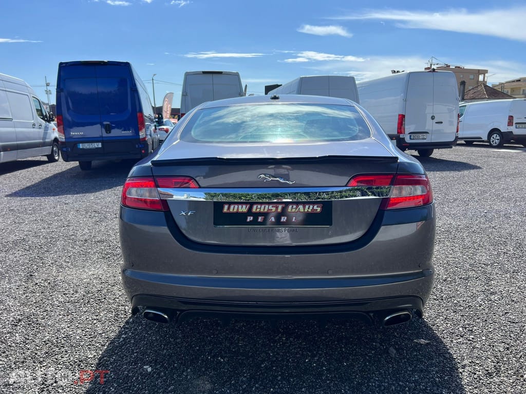 Jaguar XF 2.7 D V6 Luxury