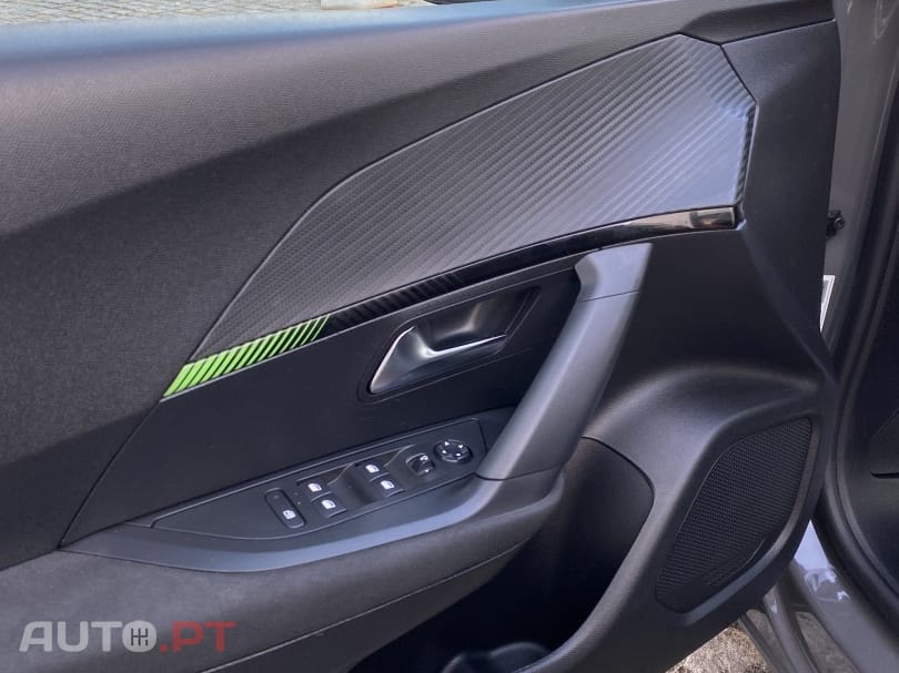 Peugeot 2008 1.2 PureTech Active Pack