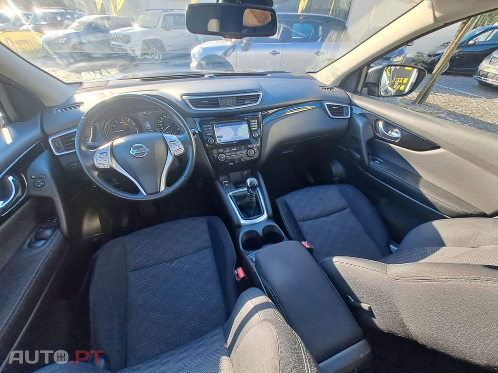 Nissan Qashqai 1.2 DIG-T N-Connecta 18