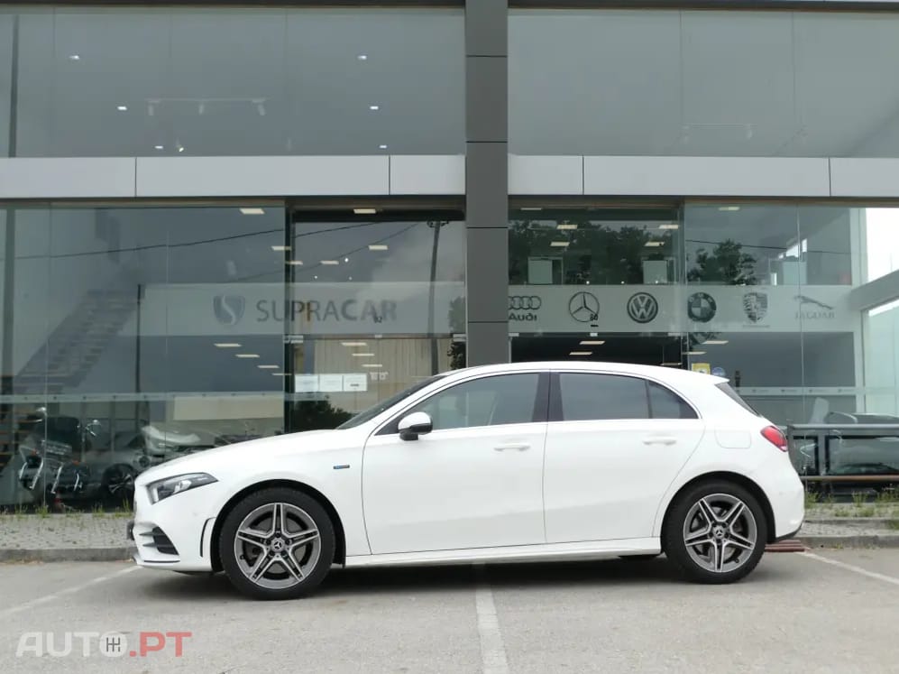 Mercedes-Benz A 250 e AMG Line
