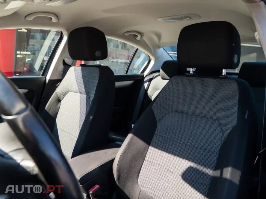 Volkswagen Passat 1.6 TDI Confortline