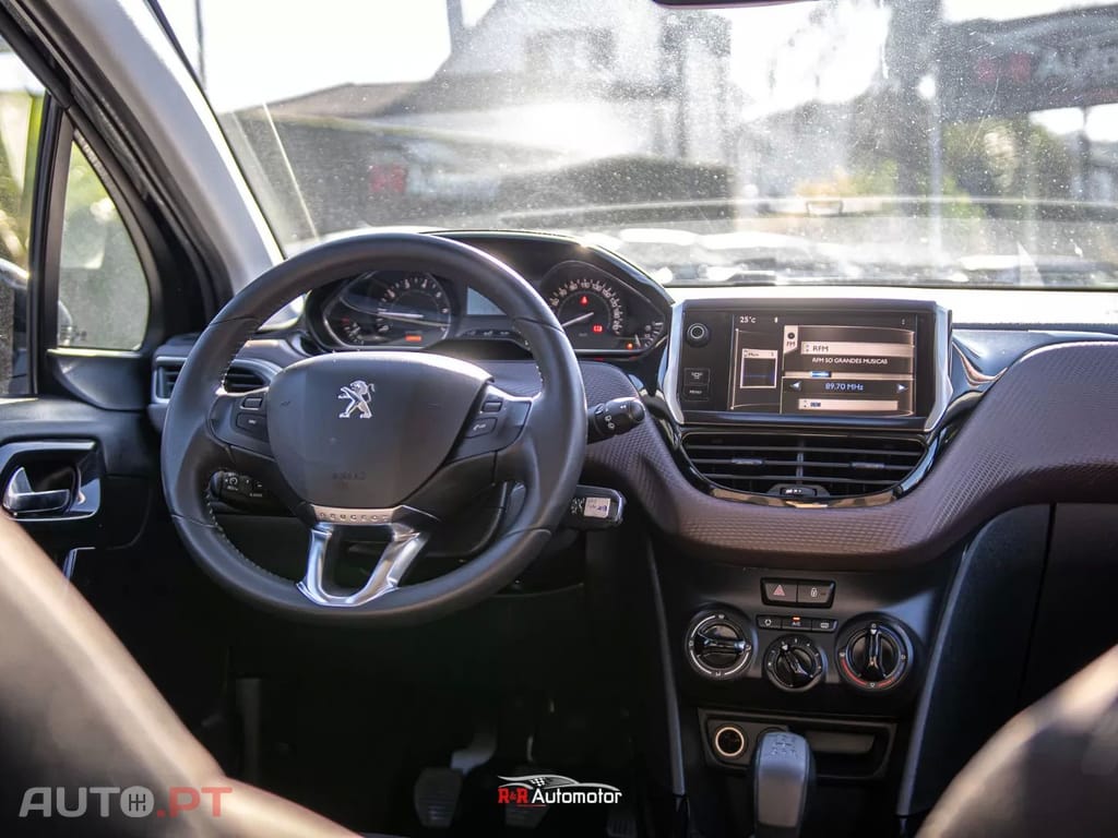Peugeot 2008 1.2 VTi Active
