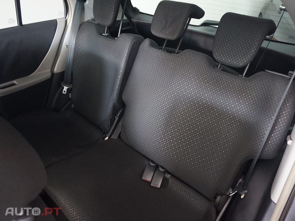 Toyota Yaris 1.0 VVT-i Confort