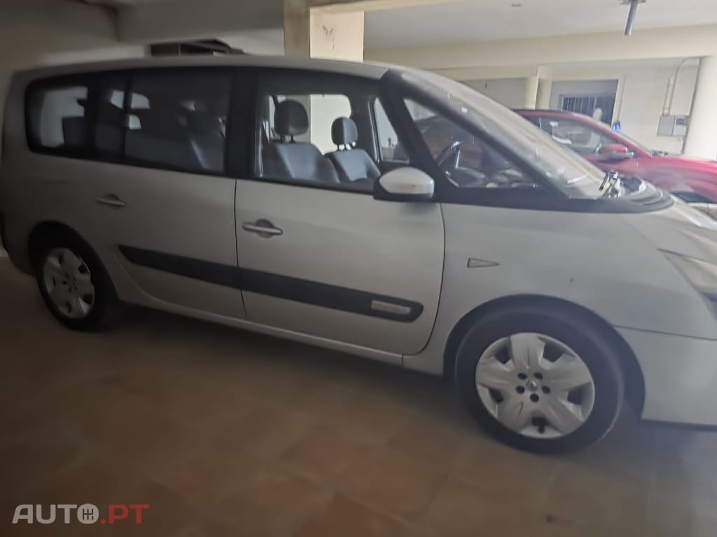 Renault Espace 2.2 dCi Initiale 6L