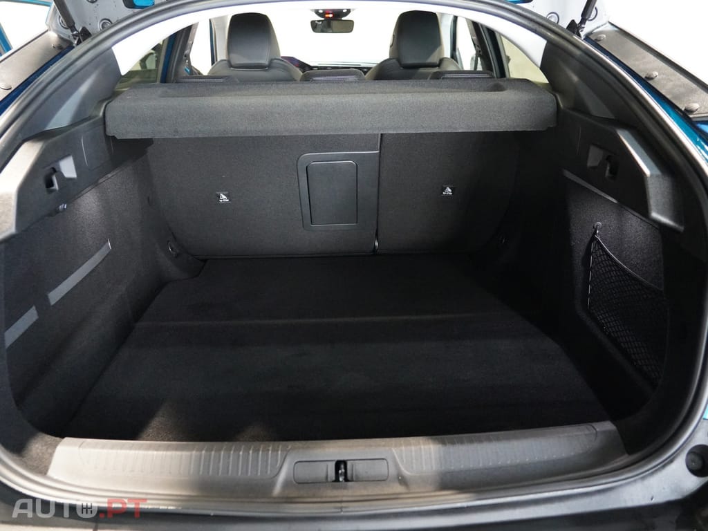 Peugeot 408 1.2 PureTech Allure EAT8