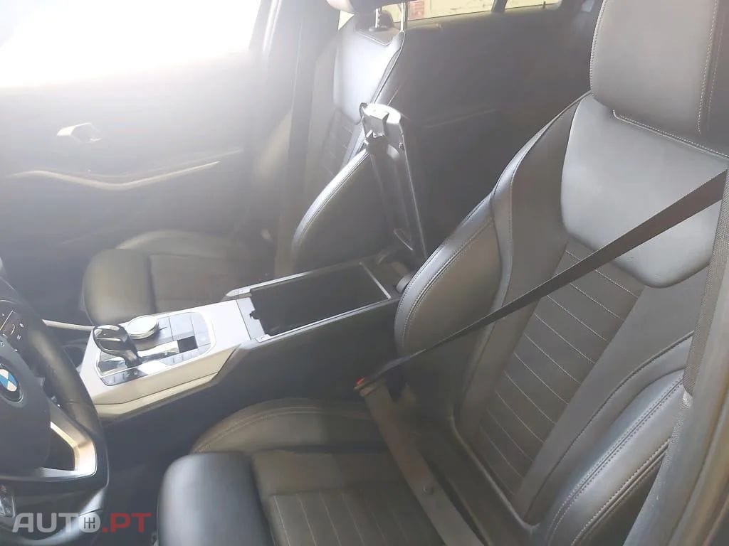 BMW 320 ver-e-touring-corporate-edition-auto 