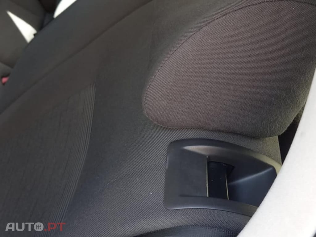 Volkswagen Golf V 1.9TDI 105cv 6vel AC