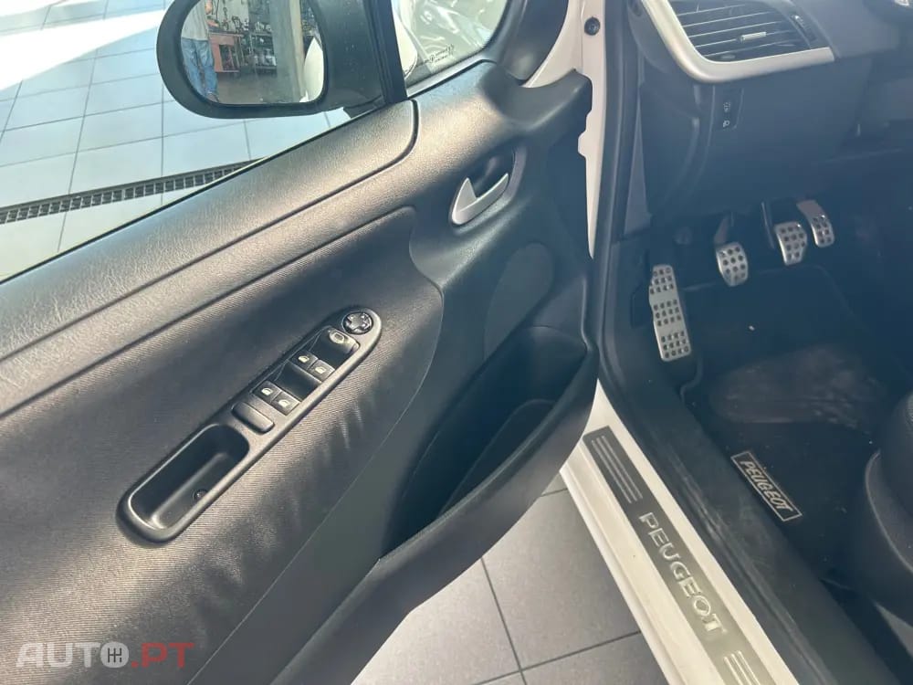 Peugeot 207 1.4 16V Sportium