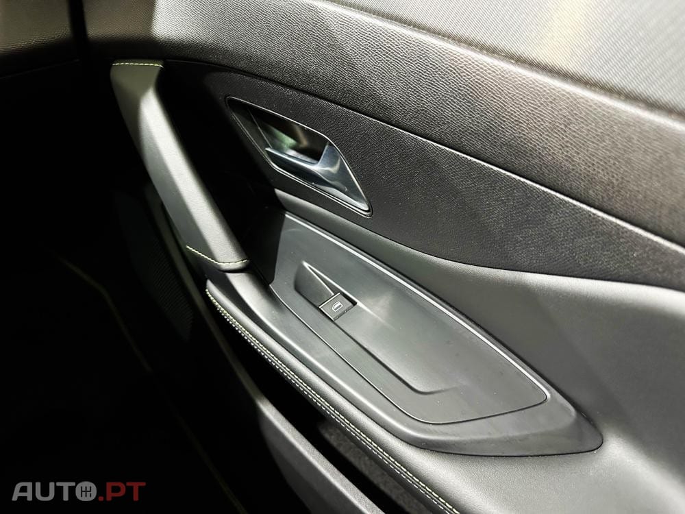 Peugeot 408 1.6 Hybrid GT e-EAT8