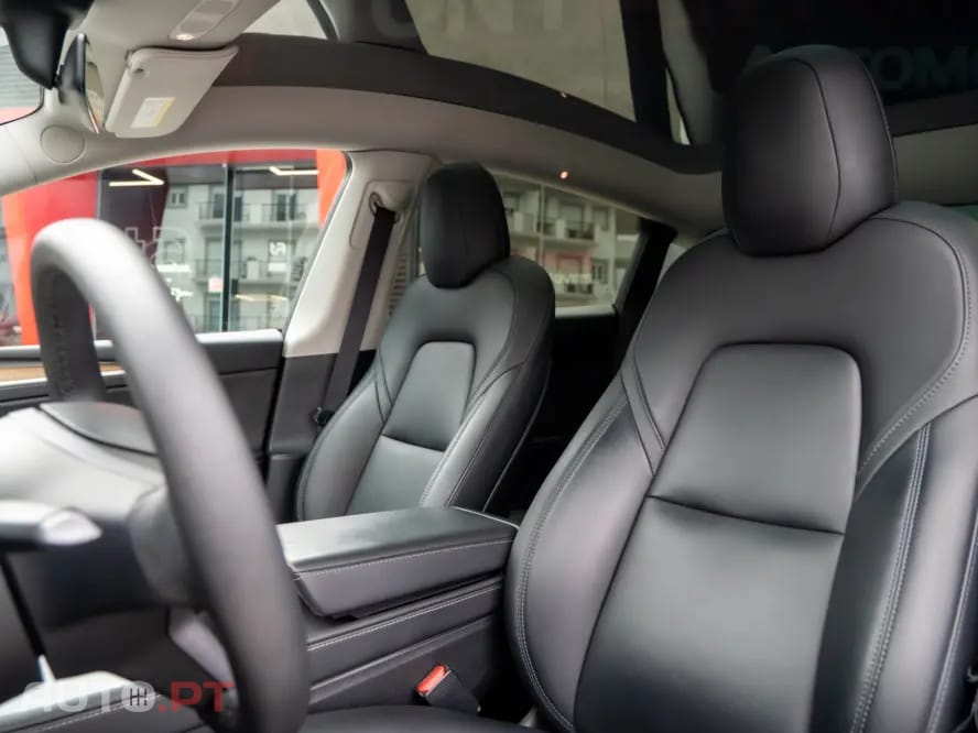Tesla Model Y Long Range Dual Motor AWD