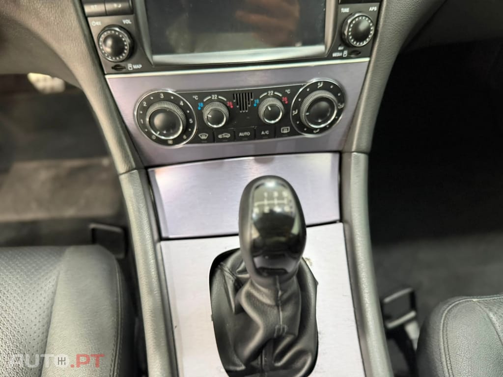 Mercedes-Benz C 220 Outro