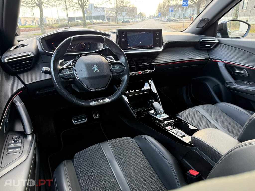 Peugeot 2008 1.2 PureTech GT Line EAT8