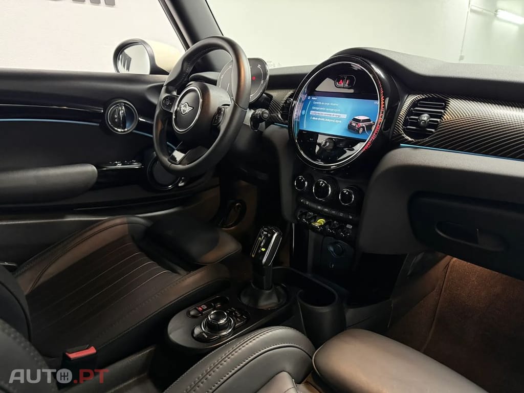 MINI Cooper Cooper SE Resolute Edition