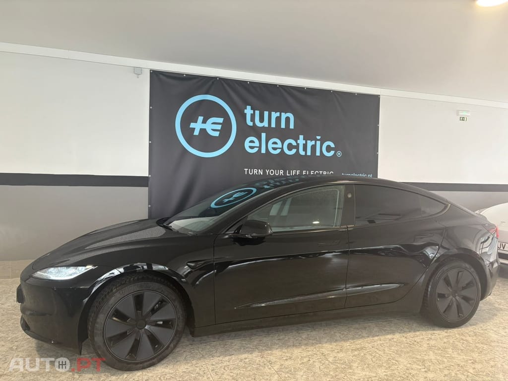 Tesla Model 3 Tração Traseira