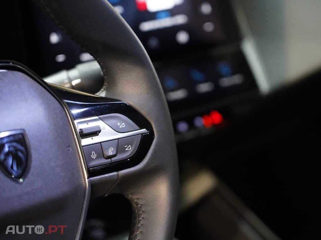 Peugeot 408 1.2 PureTech Allure EAT8