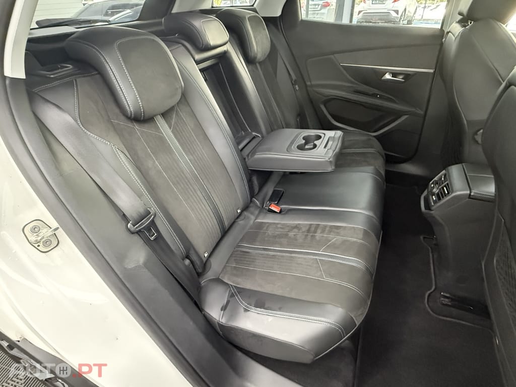 Peugeot 3008 1.2 PureTech Allure Grip Control EAT6