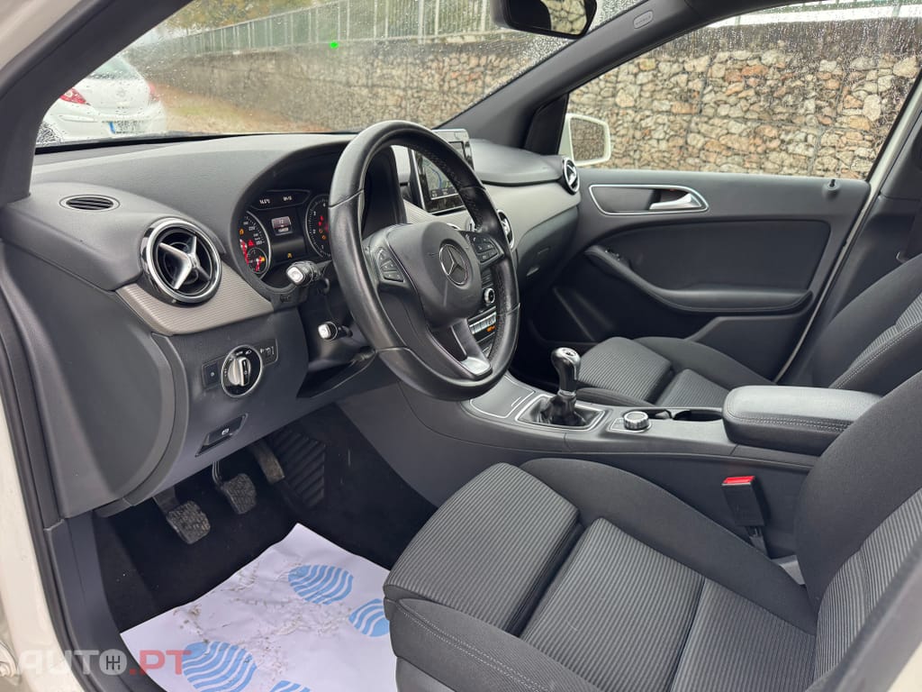 Mercedes-Benz B 180 d Edition