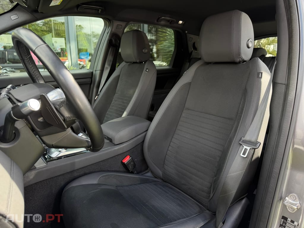 Land Rover Discovery Sport P300e Dynamic SE