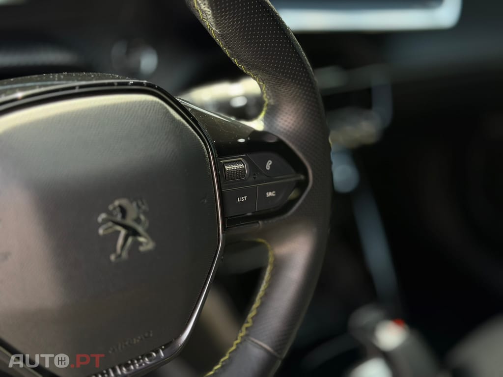 Peugeot E-2008 50 kWh GT