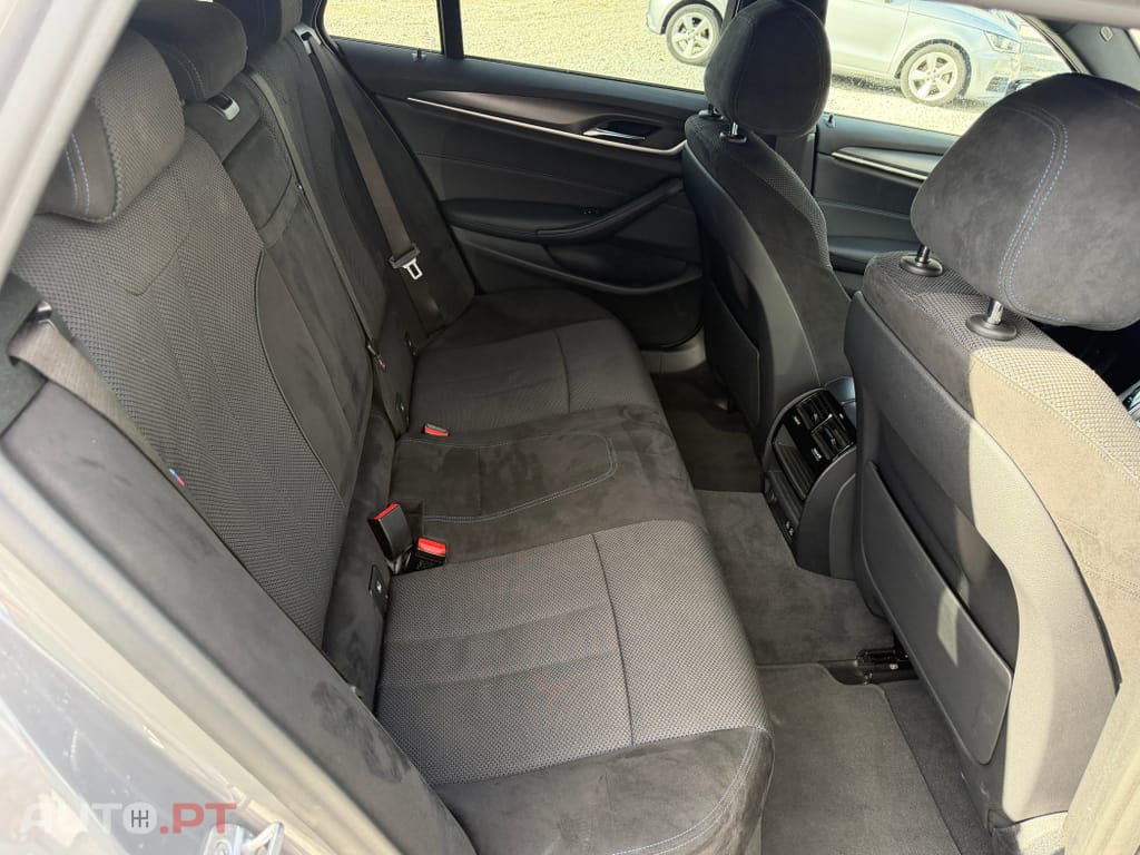 BMW 530 e Pack Desportivo M