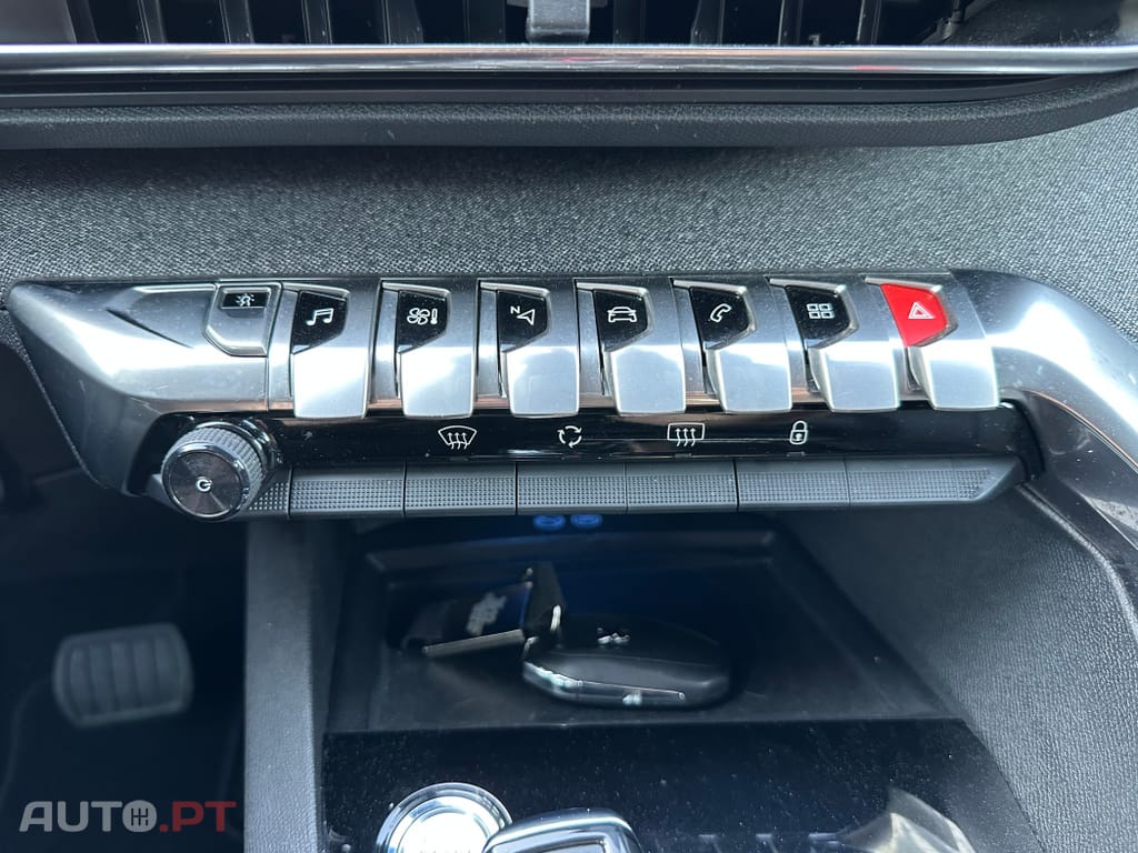 Peugeot 3008 1.2 PureTech Allure EAT8