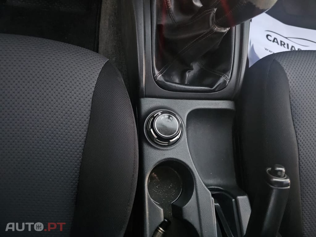 Mitsubishi L200 2.4 DI-D CD Invite 4WD