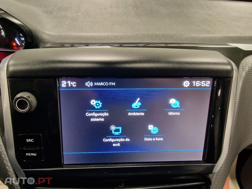 Peugeot 2008 1.2 PURETECH STYLE