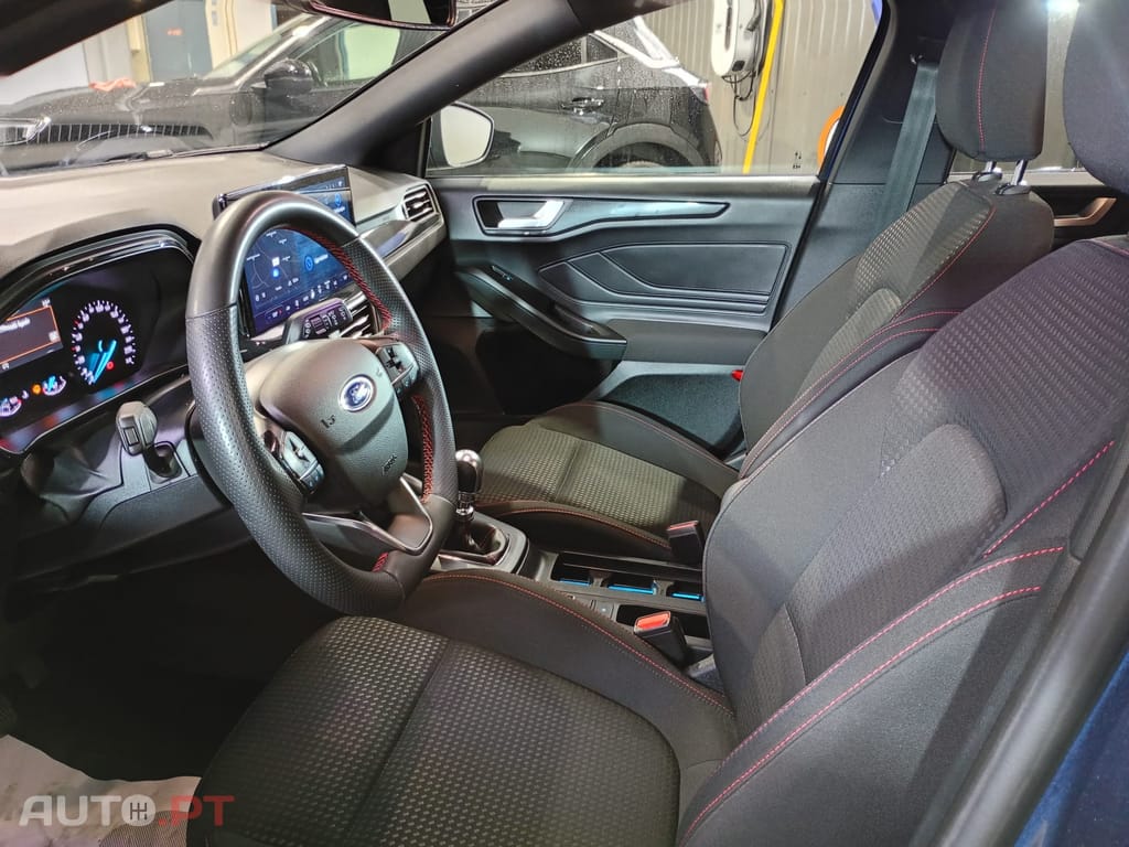 Ford Focus 1.0 EcoBoost MHEV ST-Line